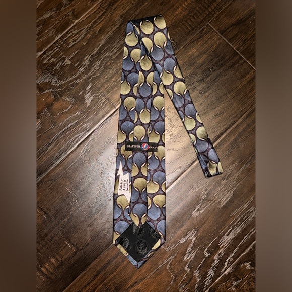 💀 Grateful Dead Family Album Silk Tie - Picture 5 of 6